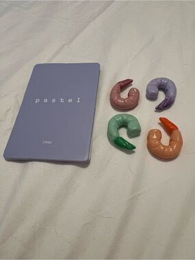 CJ Hendry x Salon 94 Pastel Shrimp bead (1 bead)